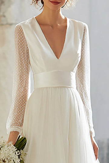 Élégante robe de mariée maxi trapèze à col en V ivoire avec manches